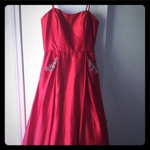 Red gown for prom/bridesmaid